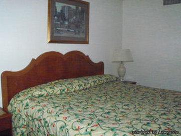 Budget Inn And Suites - Des Moines Bagian luar foto