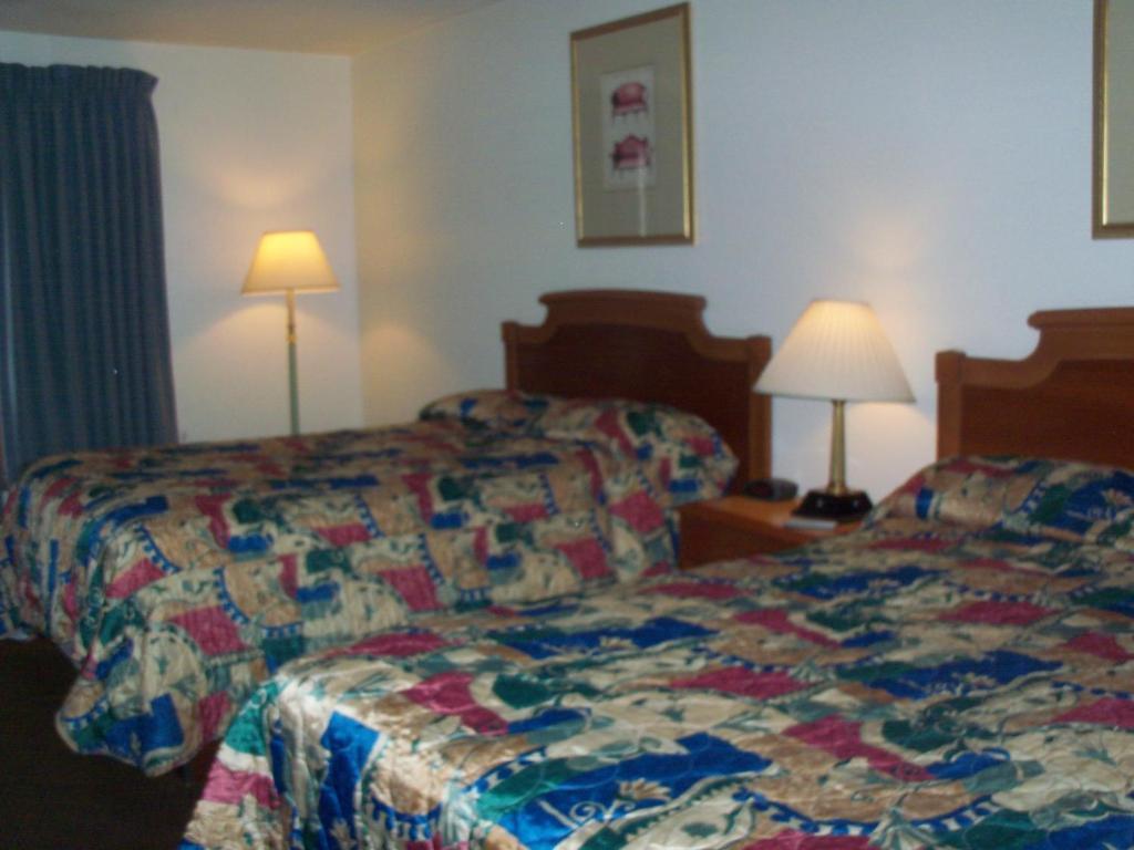 Budget Inn And Suites - Des Moines Ruang foto