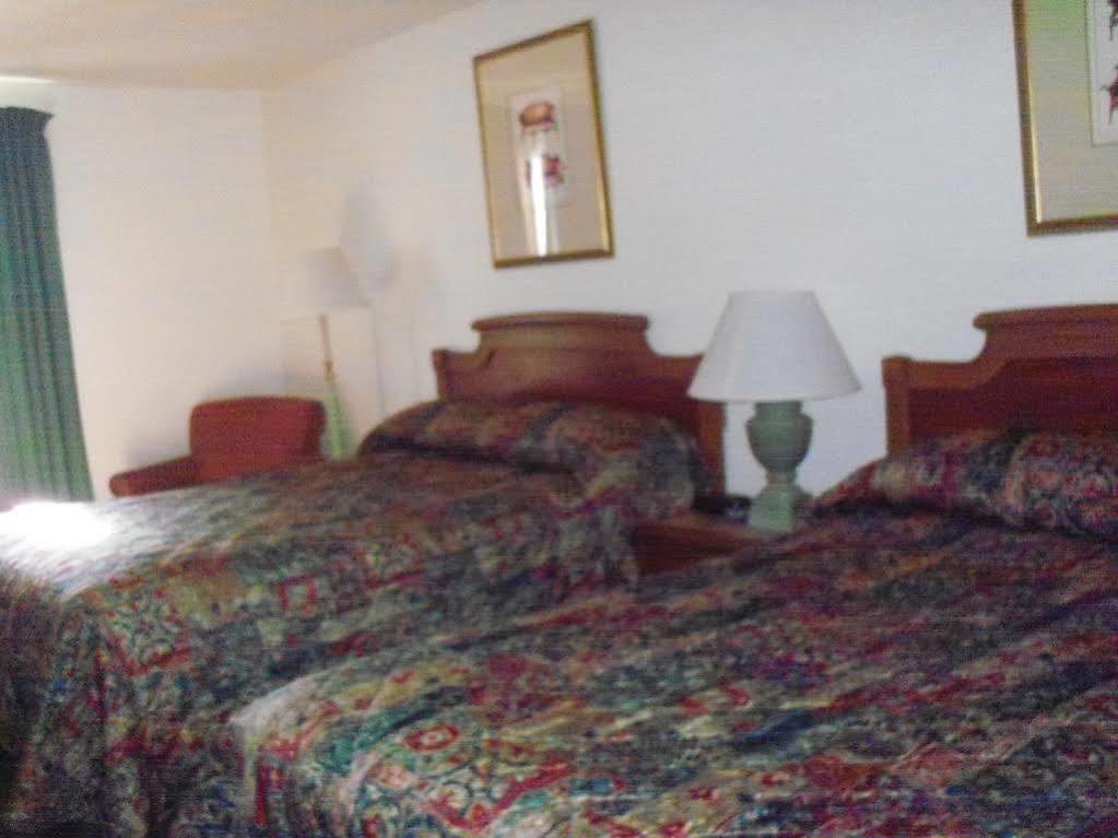 Budget Inn And Suites - Des Moines Bagian luar foto