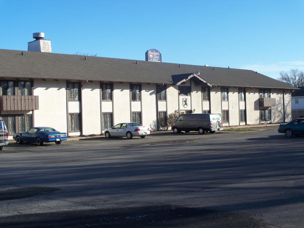 Budget Inn And Suites - Des Moines Bagian luar foto
