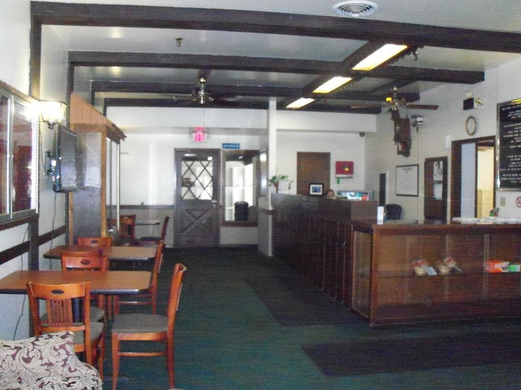 Budget Inn And Suites - Des Moines Bagian luar foto