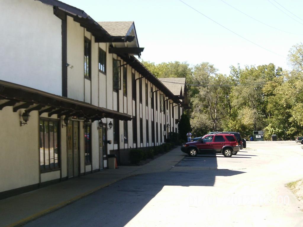 Budget Inn And Suites - Des Moines Bagian luar foto